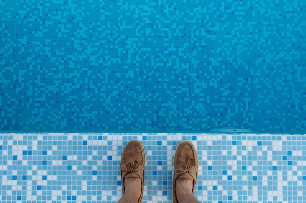What are the latest eco-friendly pool cleaning gadgets suitable for UK homes?